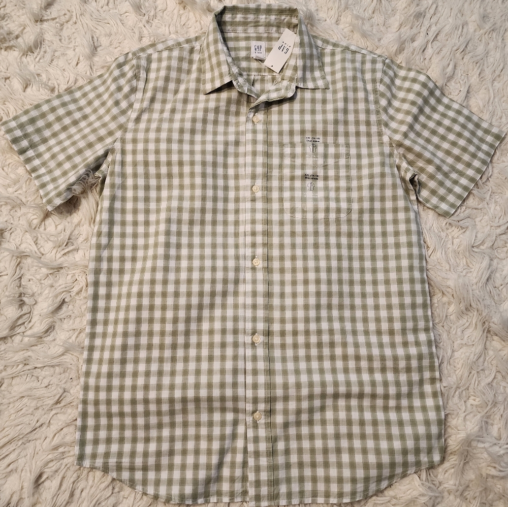 Gap Kids half sleeves shirt in size XXL (14_16).Olive green and white color.